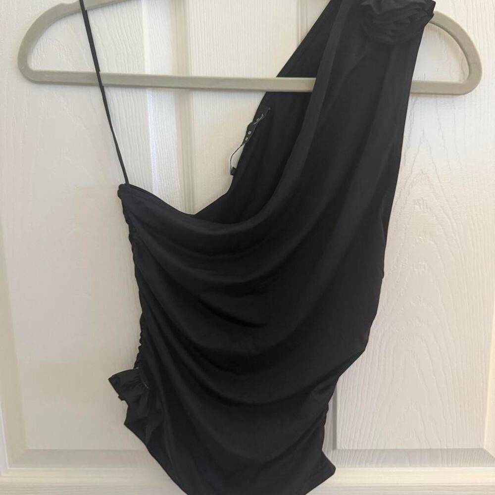 Lioness black one shoulder top